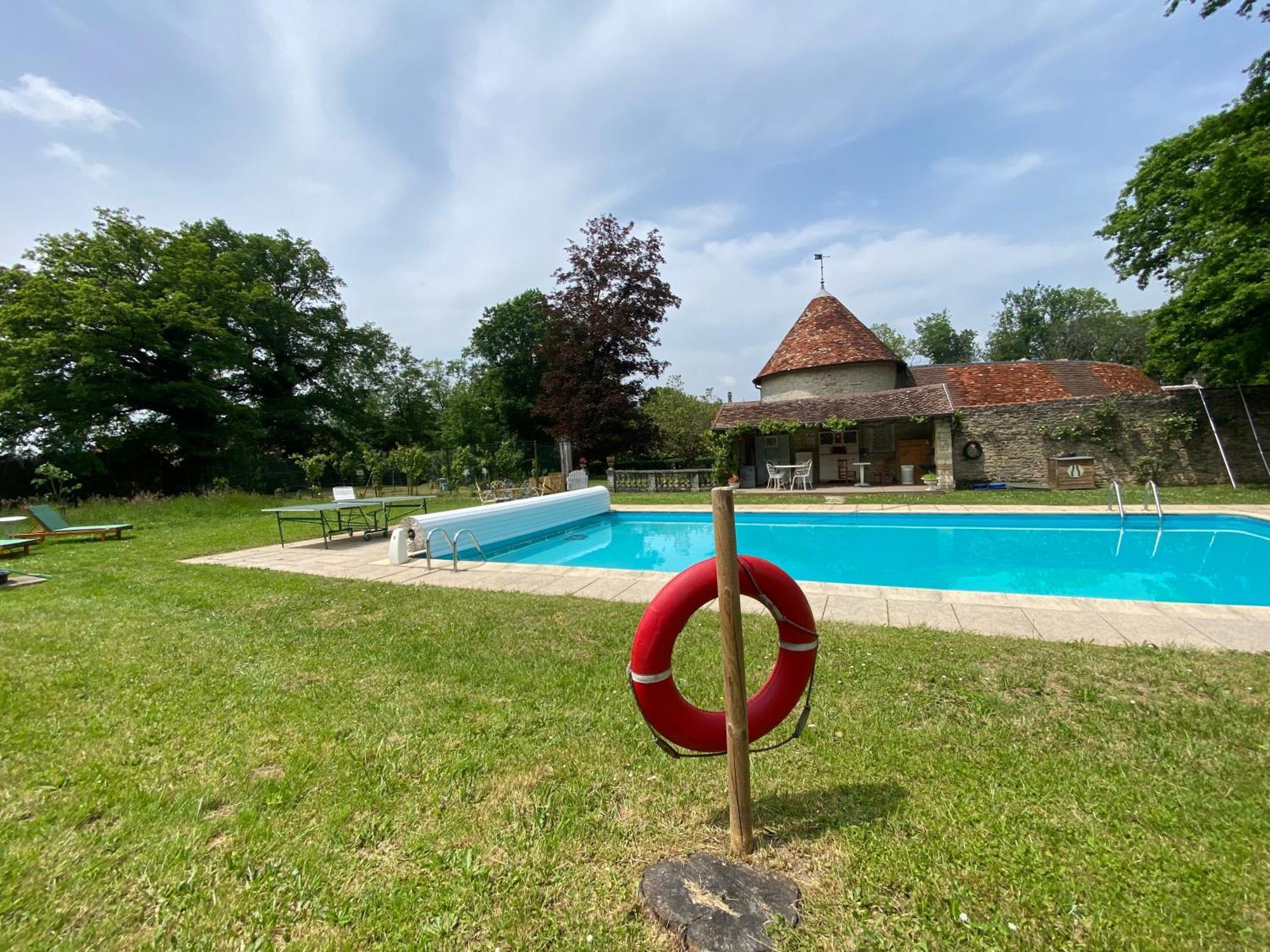 La Roulotte Deluxe De Malpas Bed and Breakfast Quingey Εξωτερικό φωτογραφία