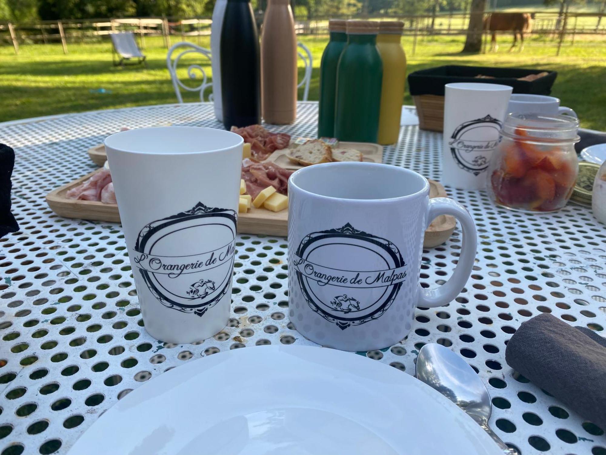 La Roulotte Deluxe De Malpas Bed and Breakfast Quingey Εξωτερικό φωτογραφία