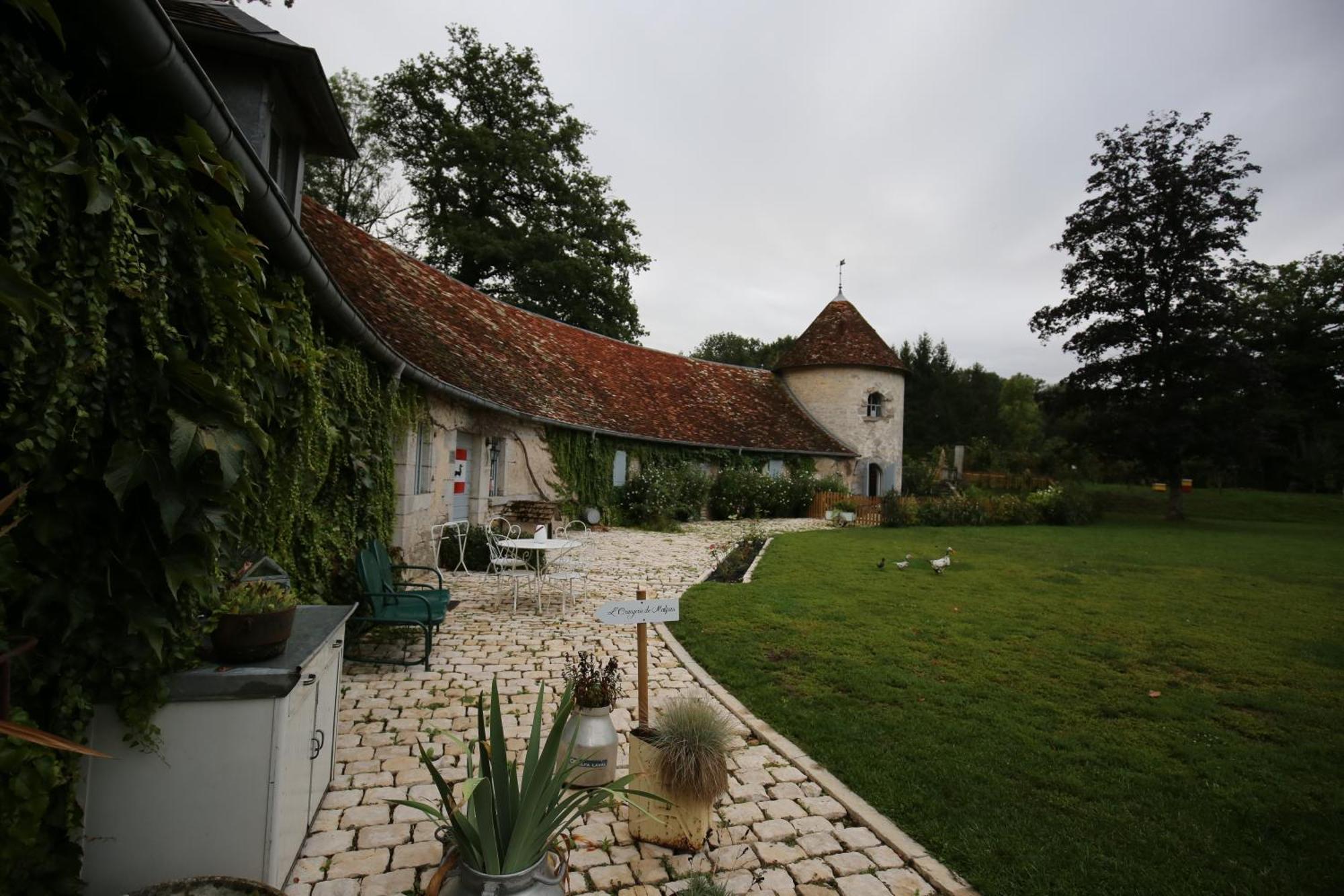 La Roulotte Deluxe De Malpas Bed and Breakfast Quingey Εξωτερικό φωτογραφία