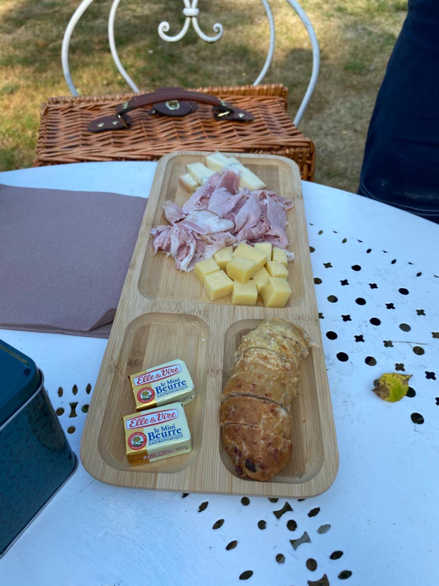 La Roulotte Deluxe De Malpas Bed and Breakfast Quingey Εξωτερικό φωτογραφία